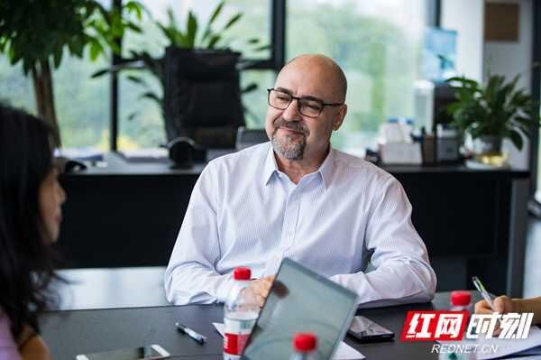 这是一件上流的事，爱心无国界——巴西人费尔南德湘中扶贫记